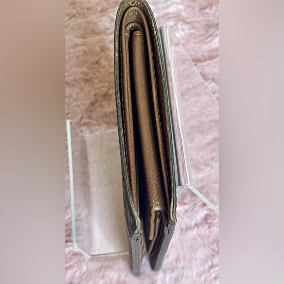 Louis Vuitton Monogram Men’s Wallet - Date code VI0021 - Picture 4 of 13